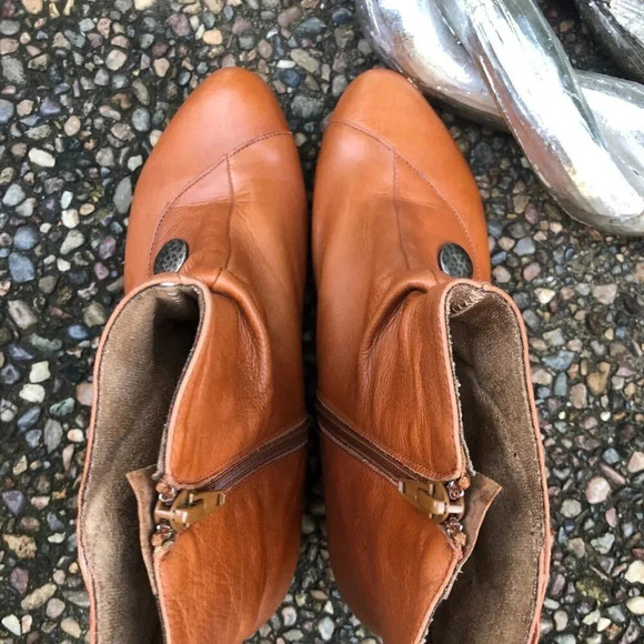 Eric Michaels Web Shoemakers Disco Suela Urbai Leather Ankle Granny Booties - Picture 6 of 9